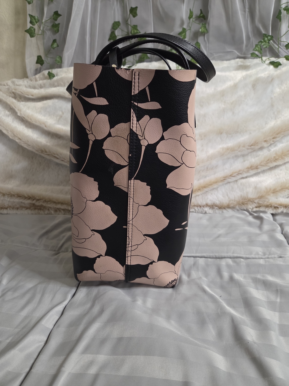 Kate Spade Mya Gardenia Reversible Tote With Matching Pouch & Long Wallet - Picture 3 of 13